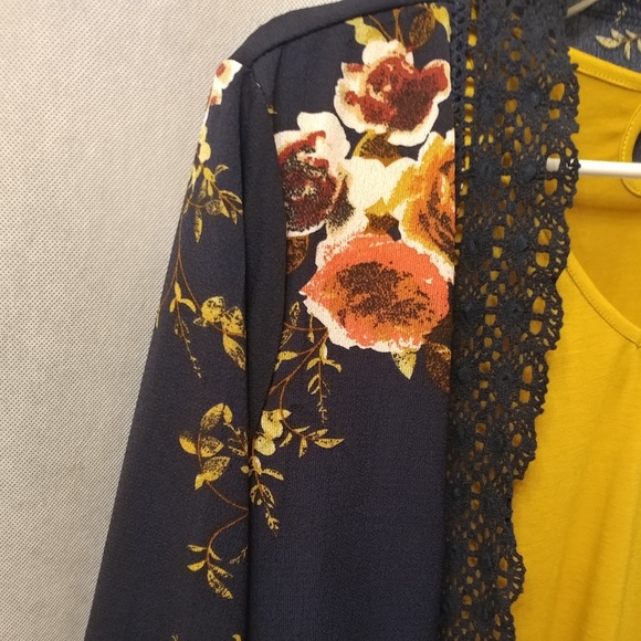 ✨Last One✨Navy Boho Floral Kimono Cardigan - Picture 5 of 8